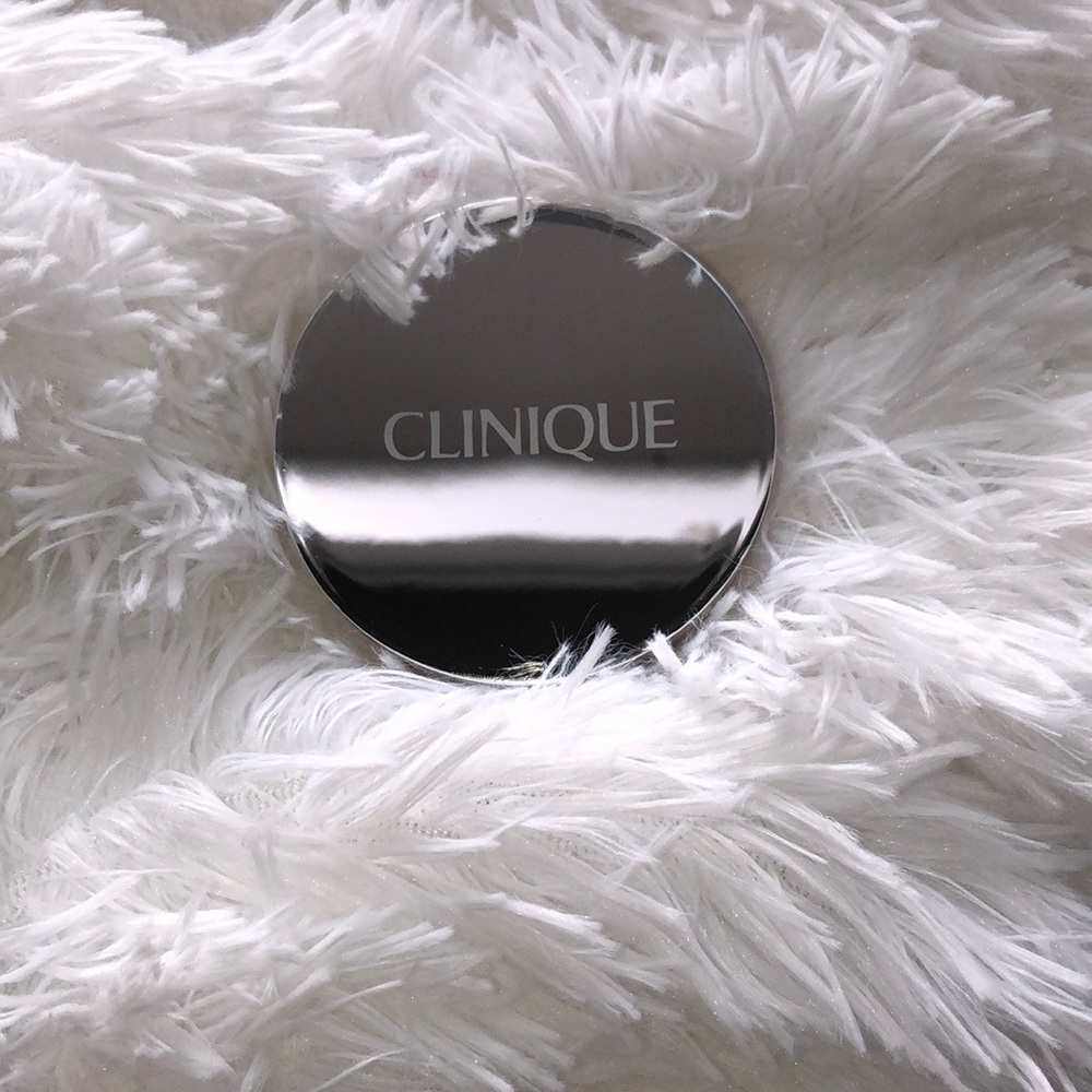 CLINIQUE face powder